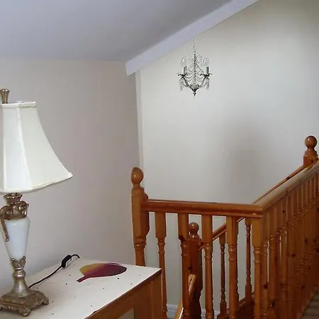 펜션 Lough Rynn Self Catering 모힐